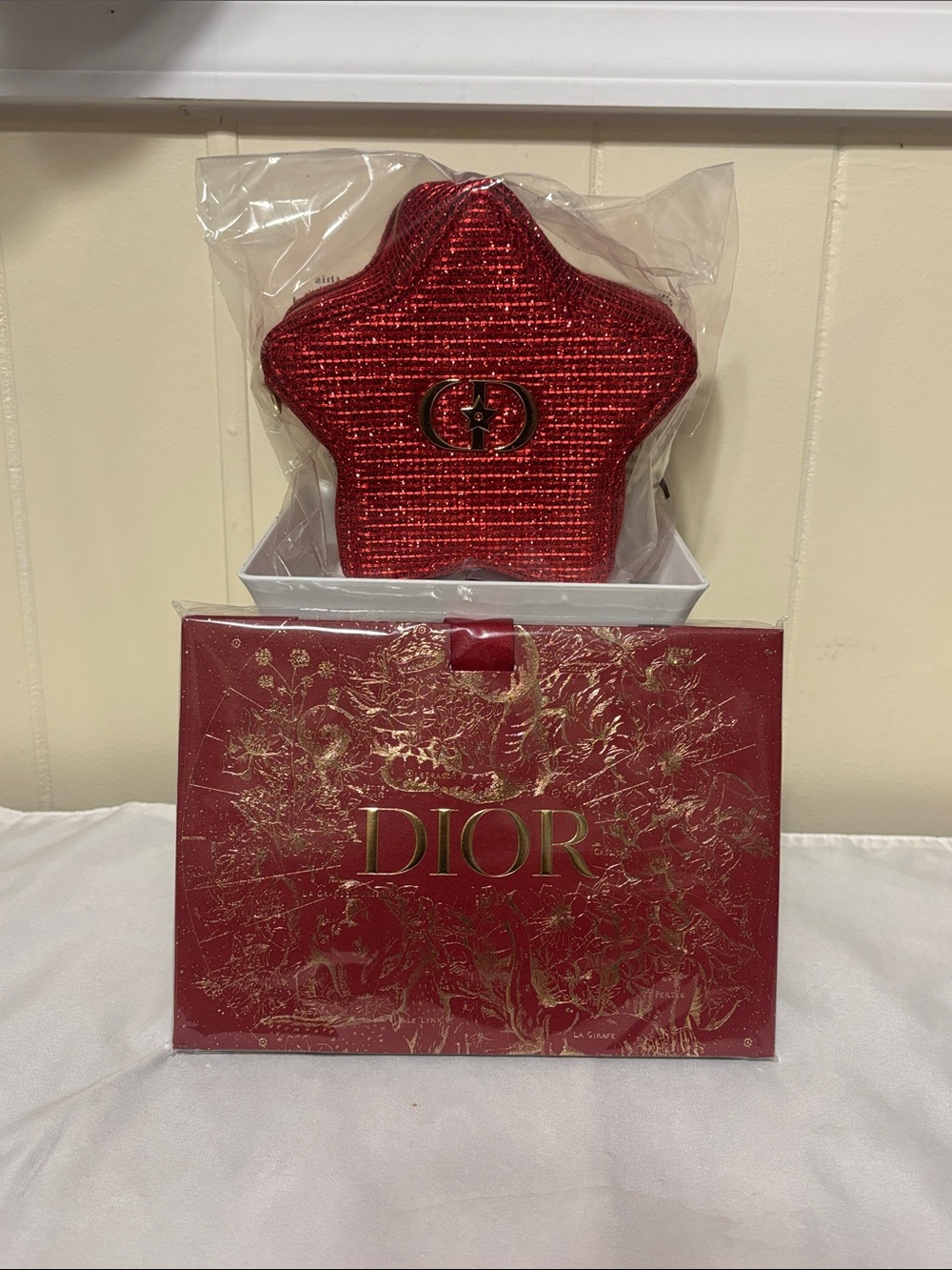 NIB / GWP Dior Beauty Lunar New Year Gift Set - Red Star Pouch & Shopping Bag
